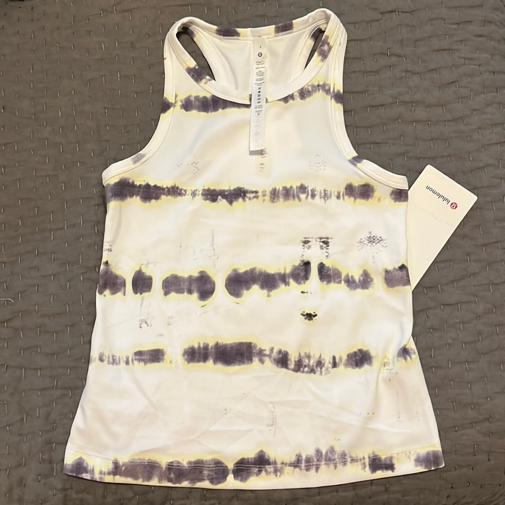 Lululemon NWT size 4 Align Waist-Length Racerback